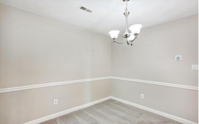 3317 Sir Thomas Dr - Photo 7 of 31