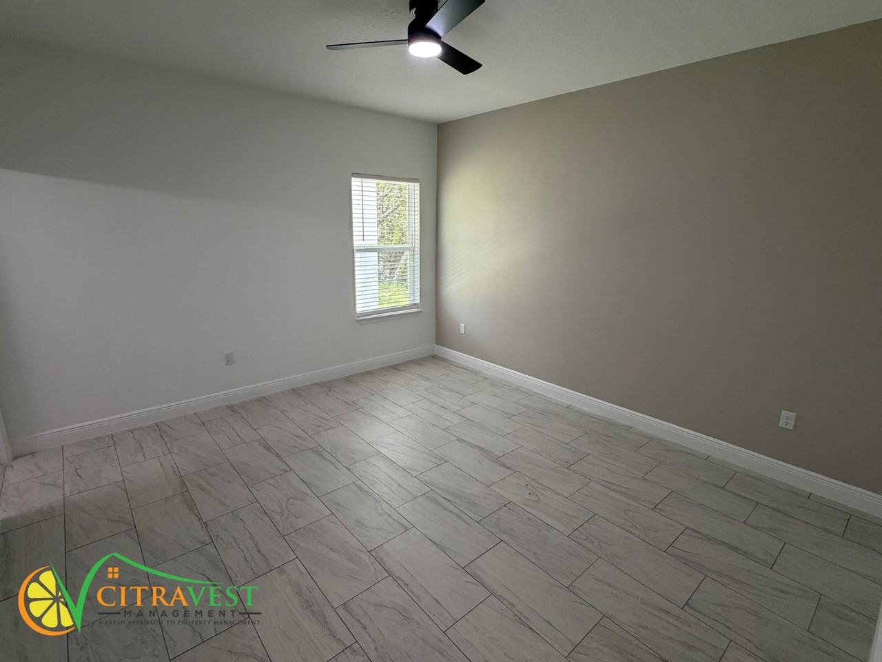 10468 N Spaulding Dr - Photo 4 of 13