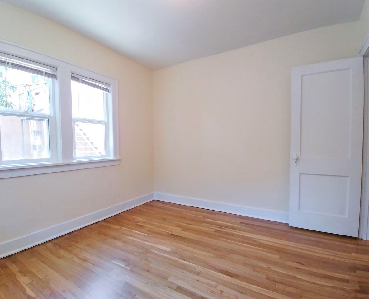 201 Girard Blvd Se - Photo 7 of 21
