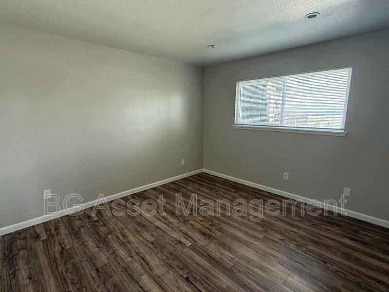50 Frey Pl #4 - Photo 2 of 17