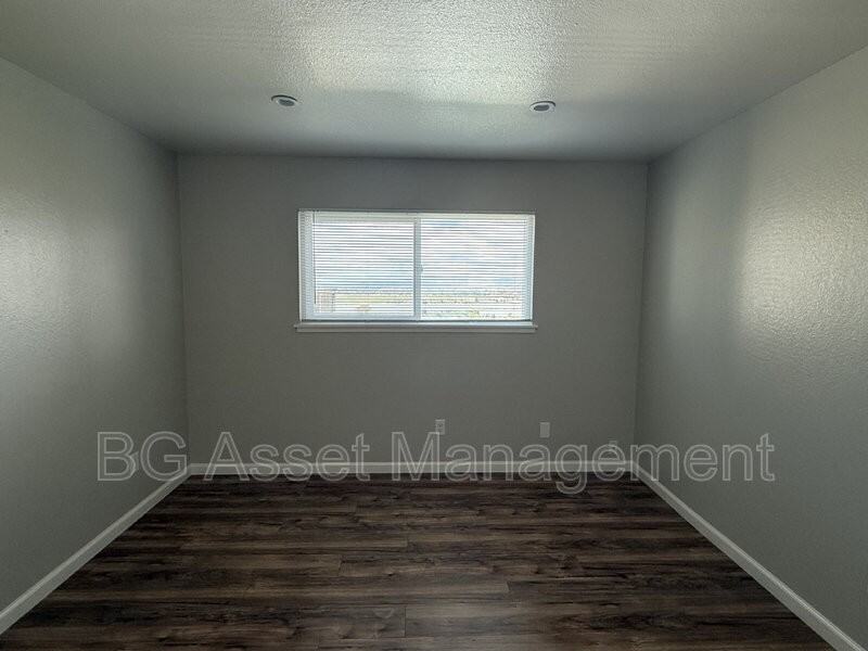50 Frey Pl #4 - Photo 4 of 17
