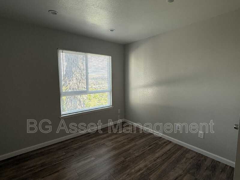 50 Frey Pl #4 - Photo 5 of 17