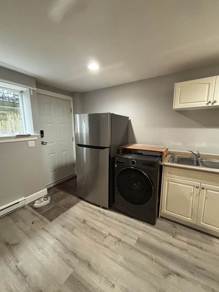 6881 192 St Bsmt #Bsmt - Photo 2 of 14