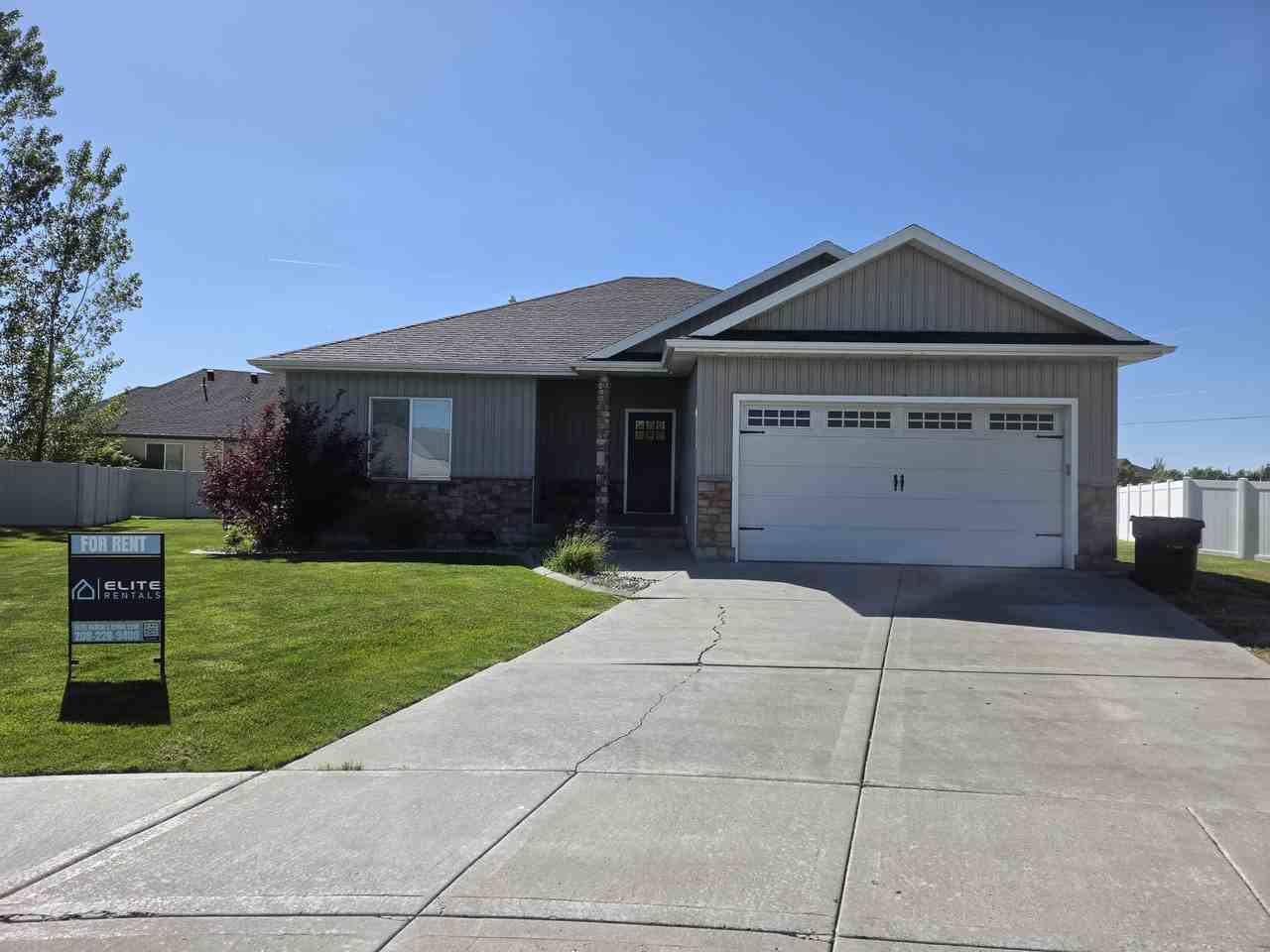 3700 Potomac Way - Photo 4 of 29