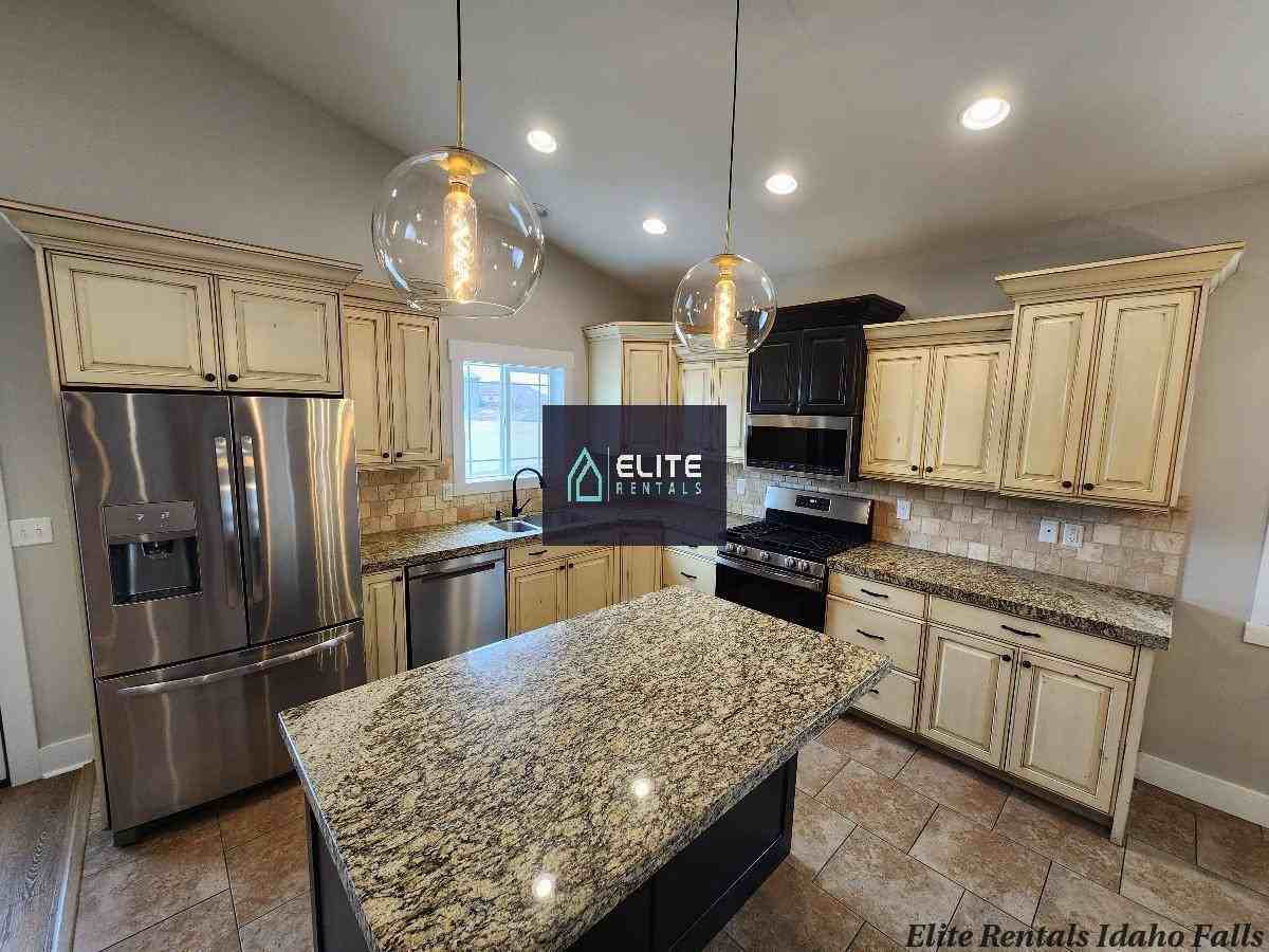 3700 Potomac Way - Photo 7 of 29