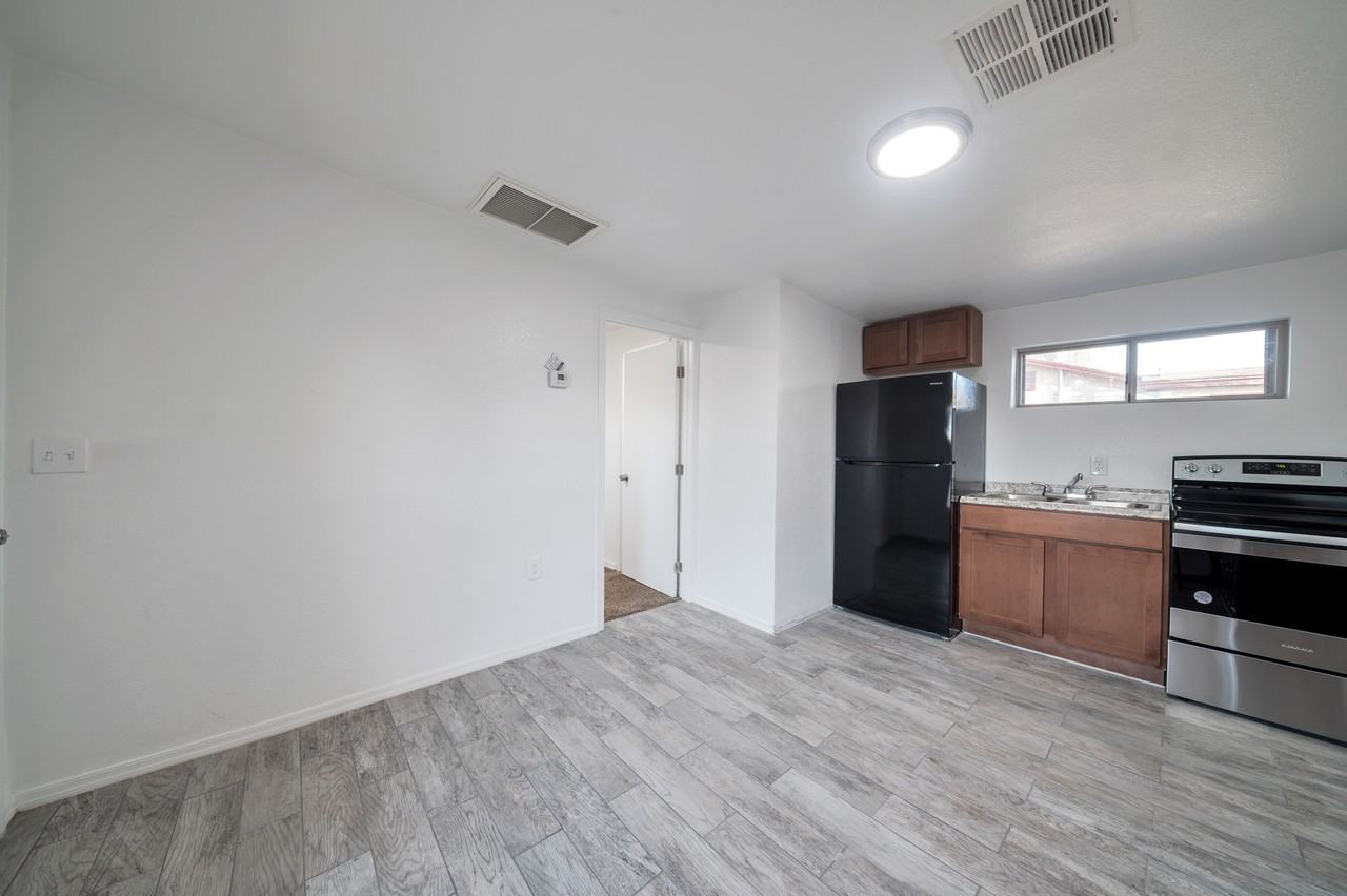 1108 S 33Rd Ave - Photo 3 of 13