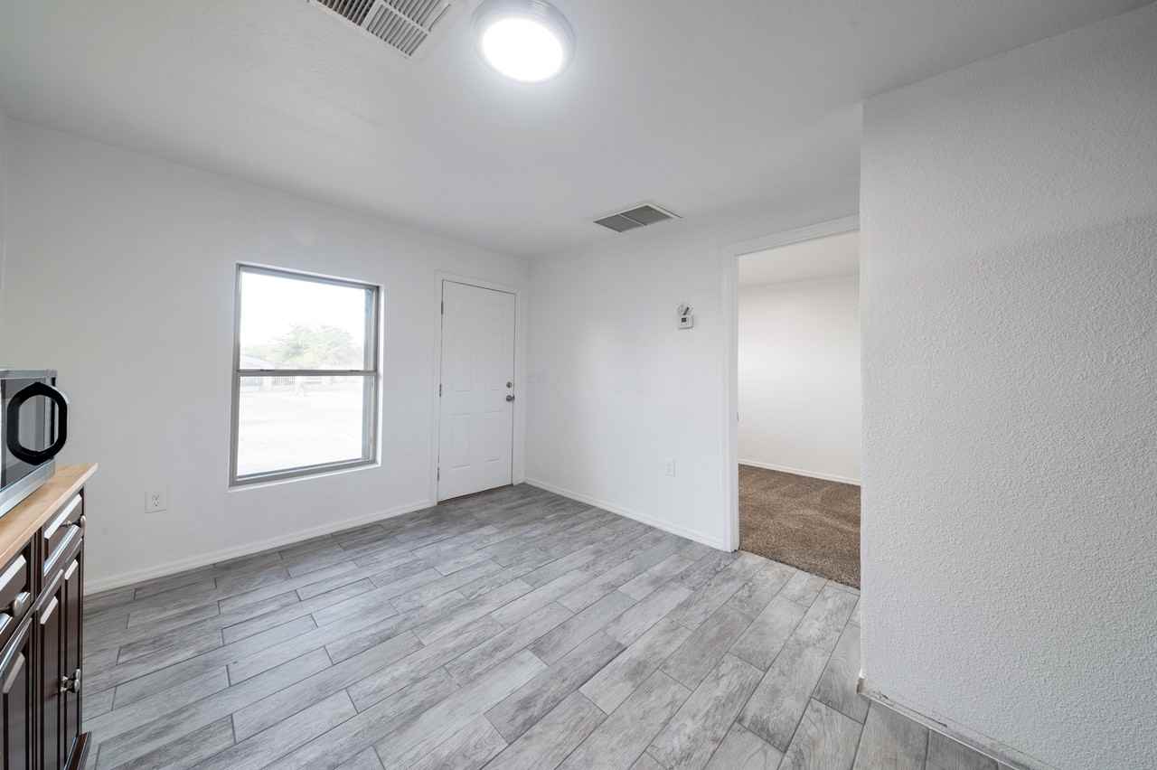 1108 S 33Rd Ave - Photo 4 of 13