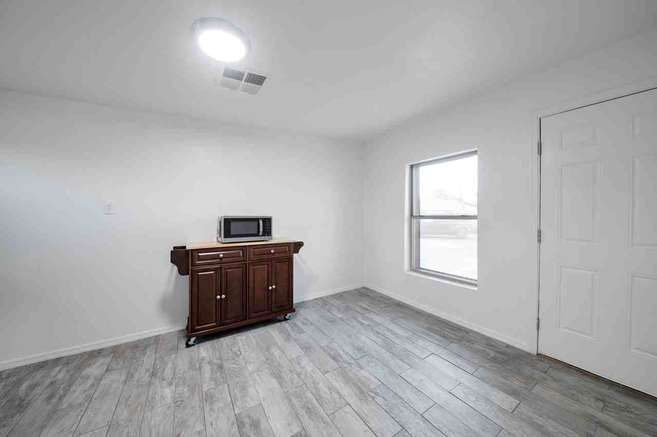 1108 S 33Rd Ave - Photo 5 of 13