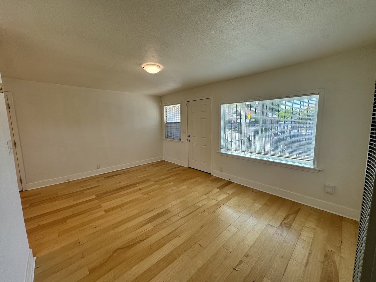 2991 36th Ave - Photo 5 of 12
