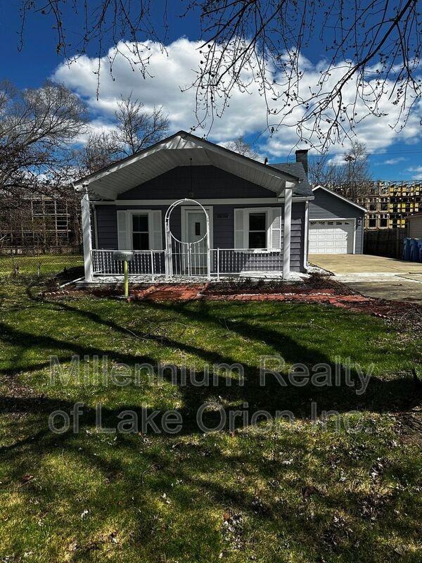 22622 Panama Ave - Photo 2 of 14