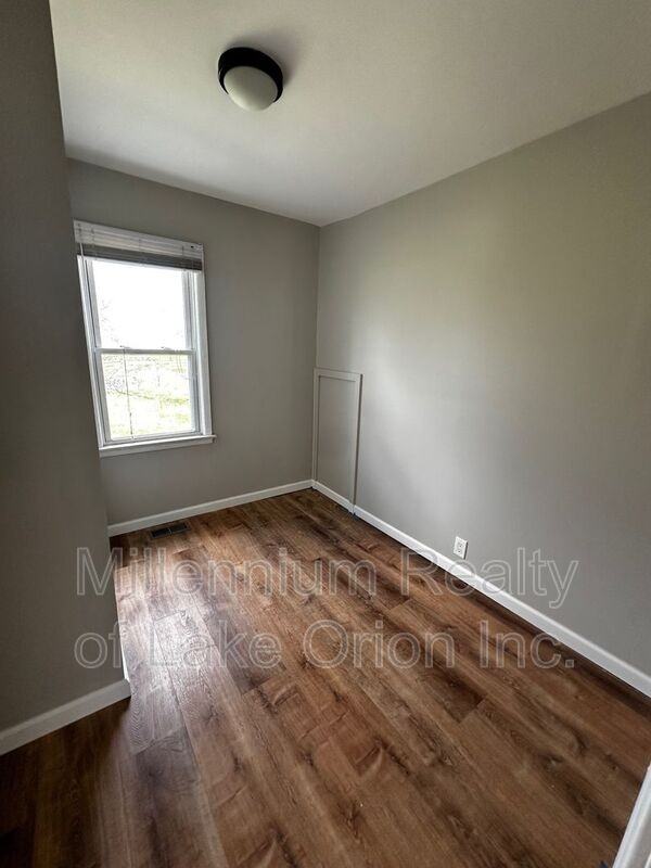 22622 Panama Ave - Photo 7 of 14