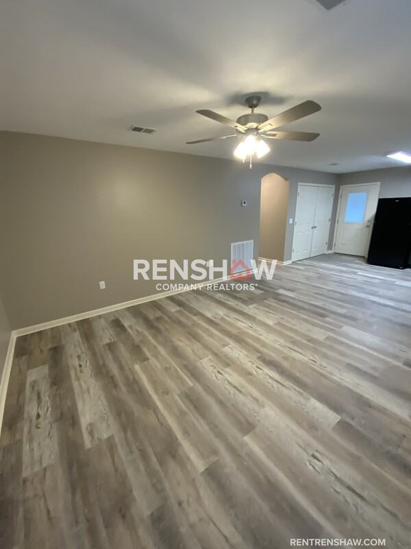 732 Tucker St - Photo 5 of 17