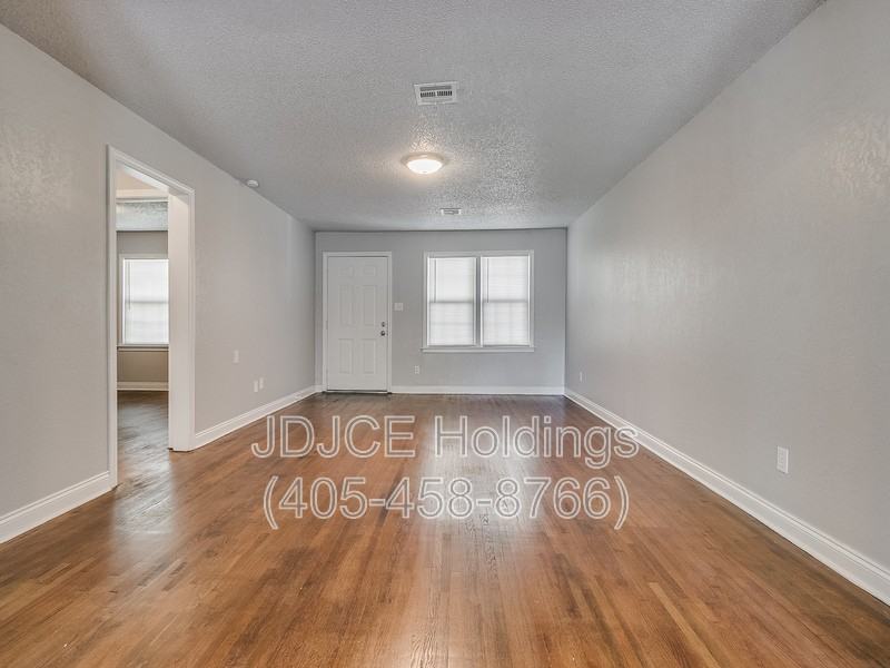 122 W Marshall Dr - Photo 3 of 26