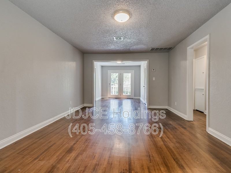 122 W Marshall Dr - Photo 4 of 26