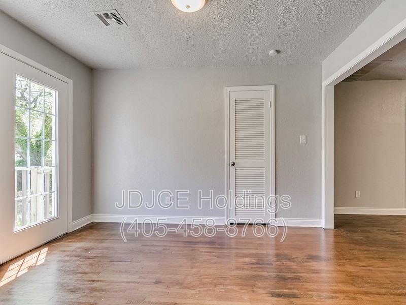 122 W Marshall Dr - Photo 6 of 26