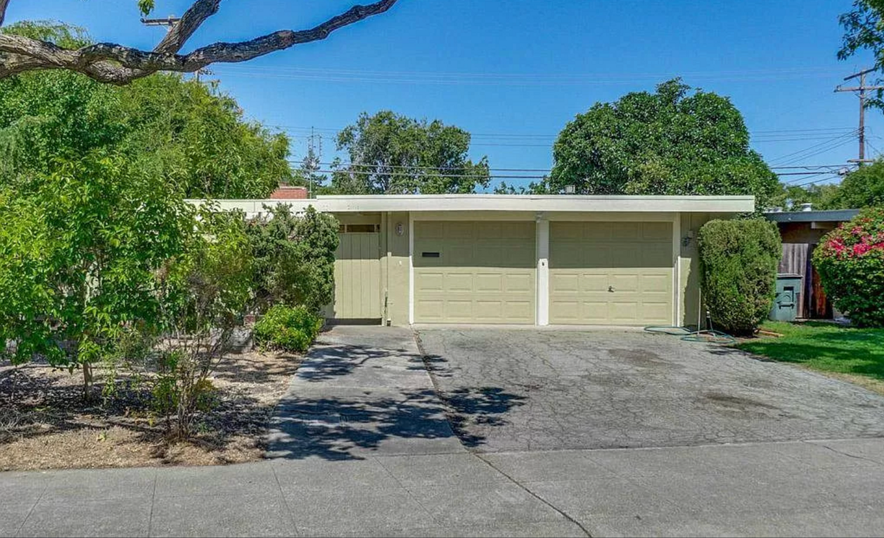 1011 Moreno Ave - Photo 4 of 17