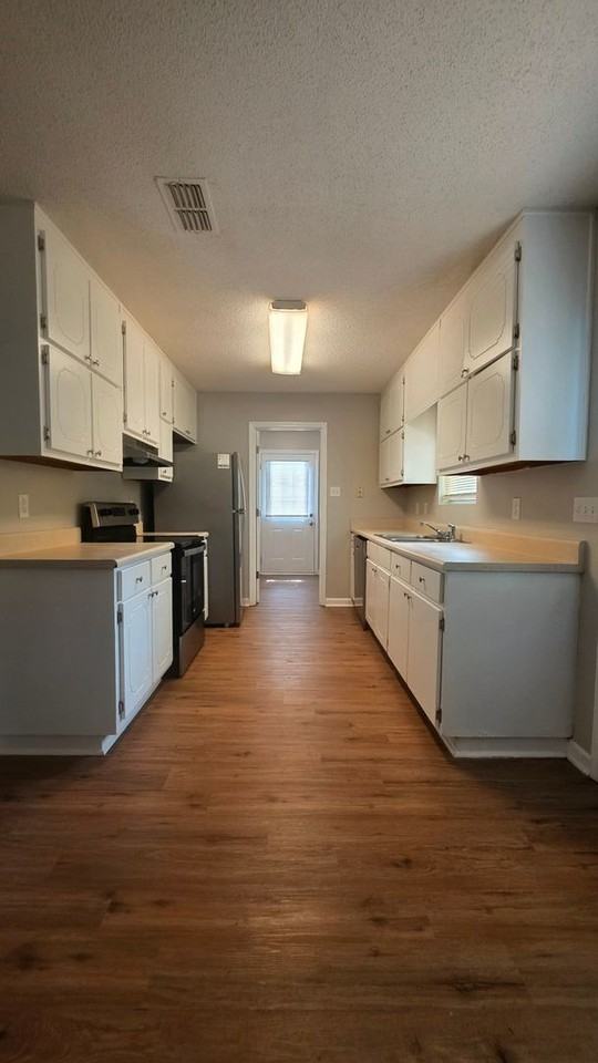 162 Nacoochee Dr - Photo 2 of 12