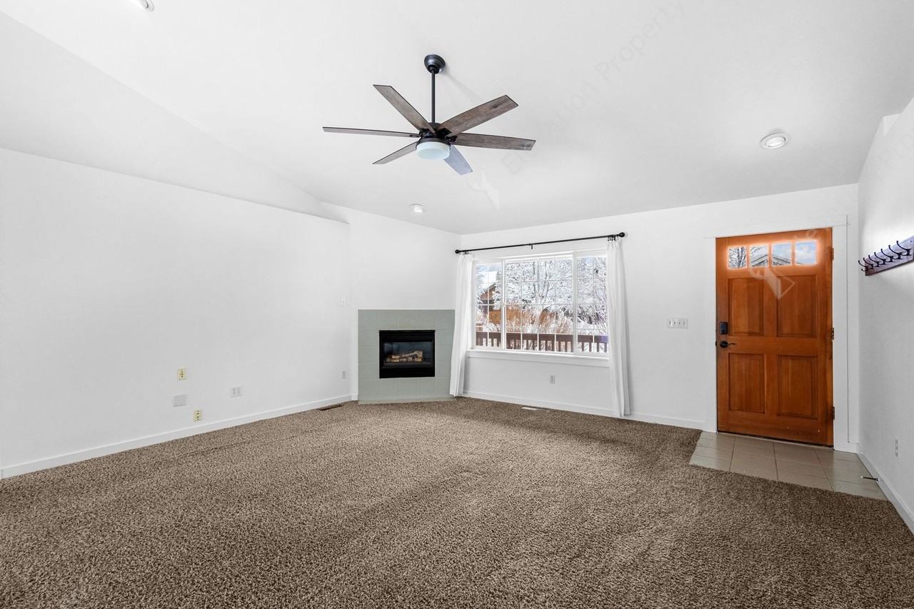 20700 Nicolette Dr - Photo 2 of 27