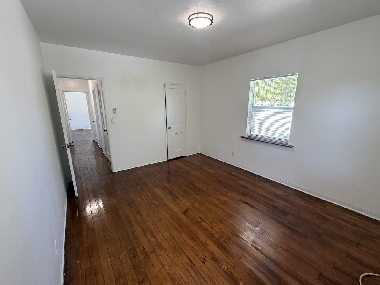 512 Ne 68th St - Photo 5 of 22