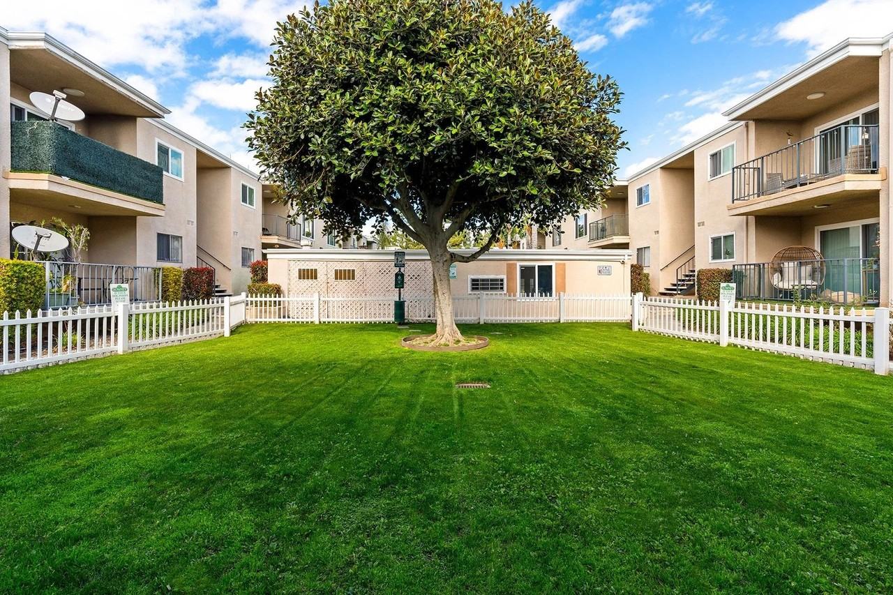 Florentine Apartments - Downey - Photo 4 of 9