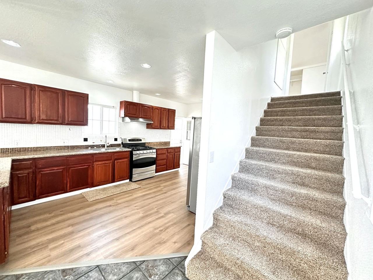 1336 83rd Ave - Photo 3 of 22