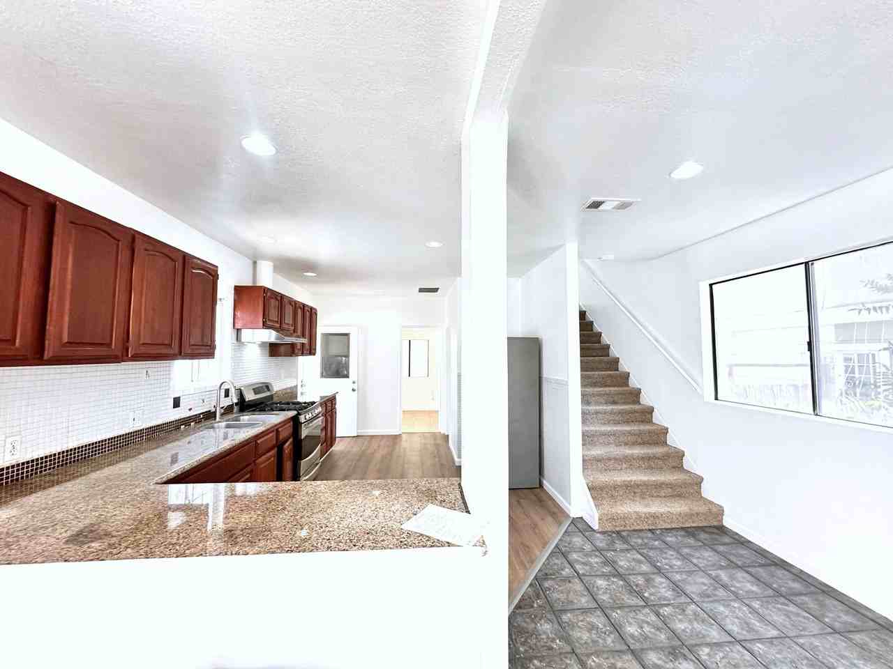 1336 83rd Ave - Photo 4 of 22
