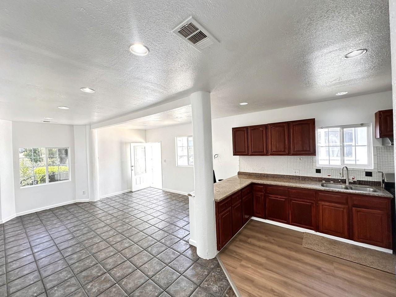 1336 83rd Ave - Photo 6 of 22