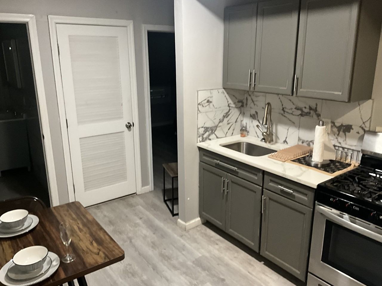 282 Lyons Ave #A - Photo 6 of 10