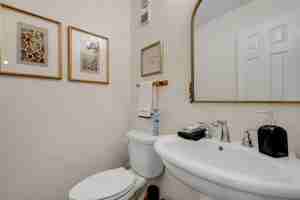featured image of 417 Williams St #C