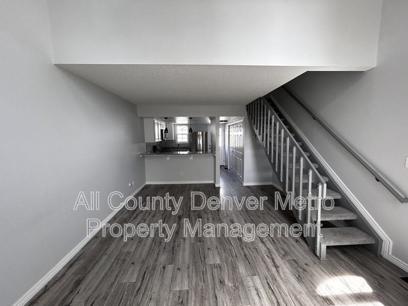 7250 Devinney Ct #E - Photo 3 of 14