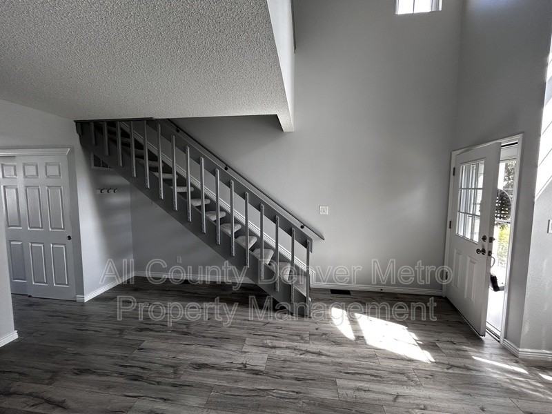 7250 Devinney Ct #E - Photo 4 of 14