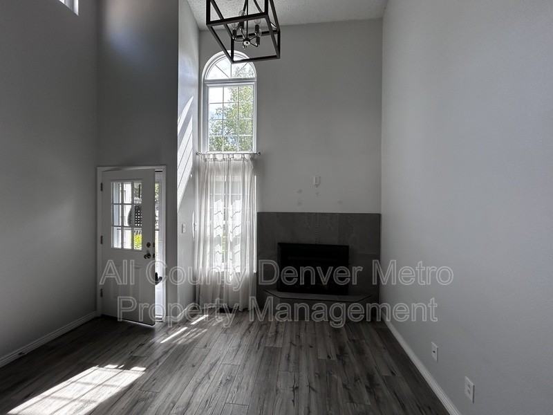 7250 Devinney Ct #E - Photo 5 of 14