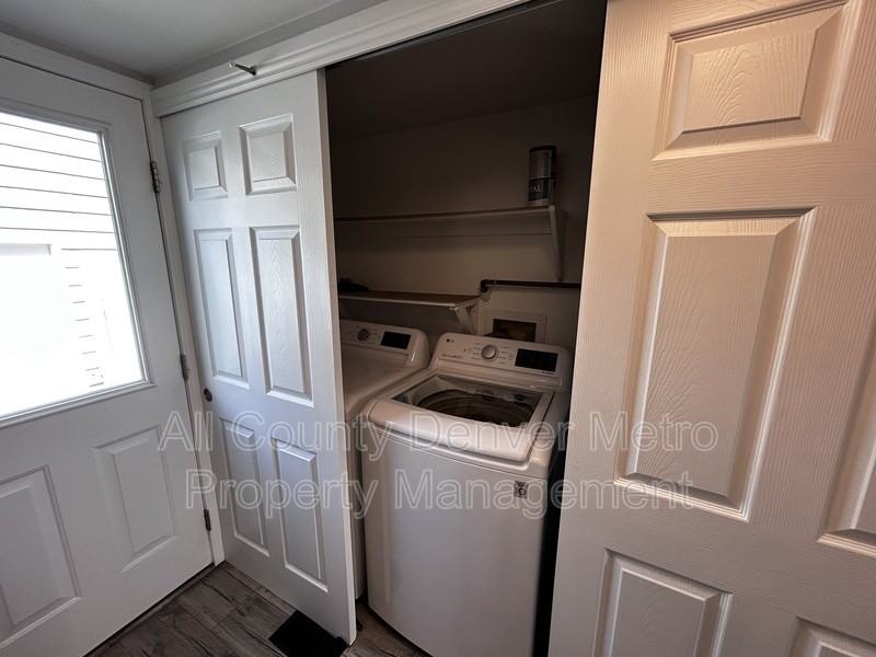 7250 Devinney Ct #E - Photo 6 of 14