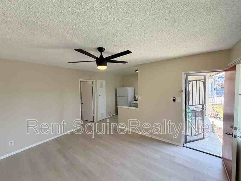 247 W 9th St - Photo 4 of 9