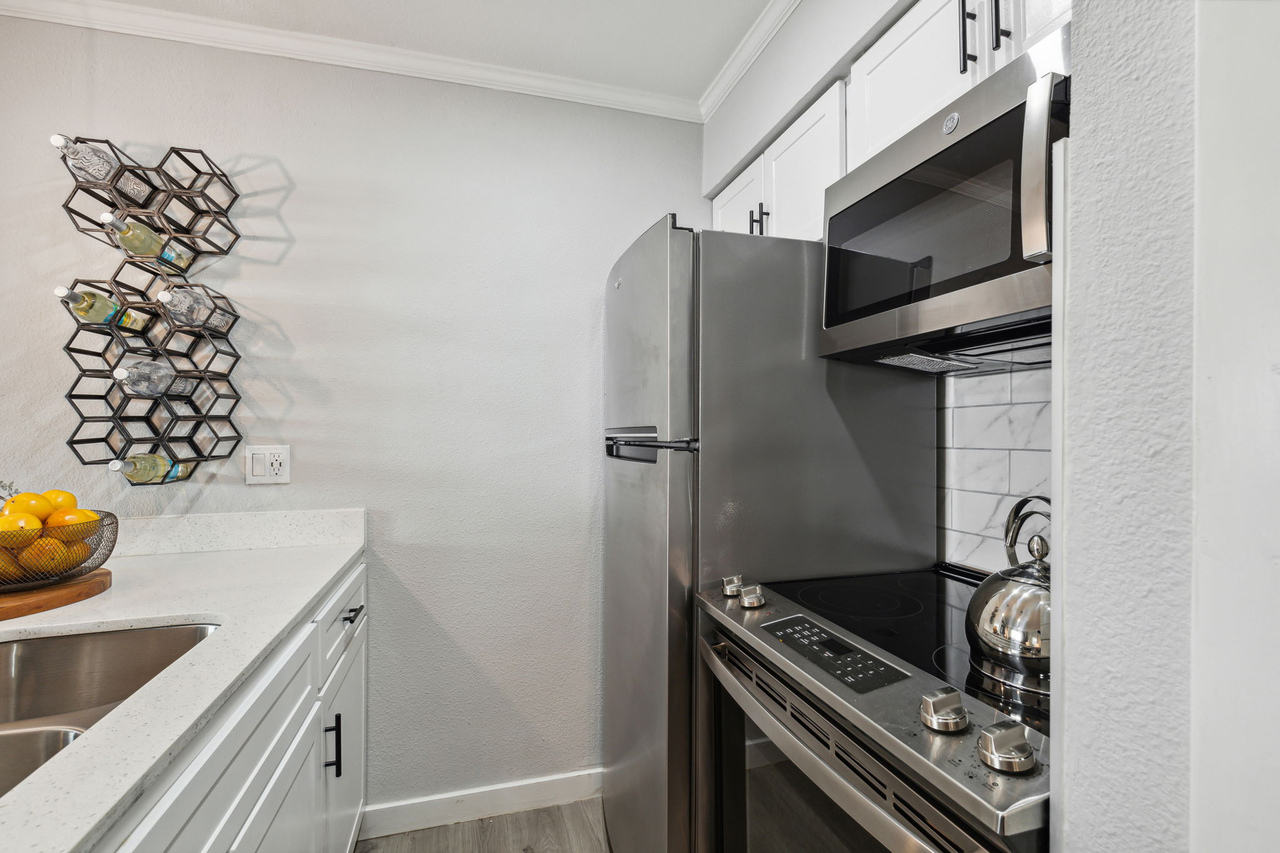 The Ace Apartments - Photo 4 of 29