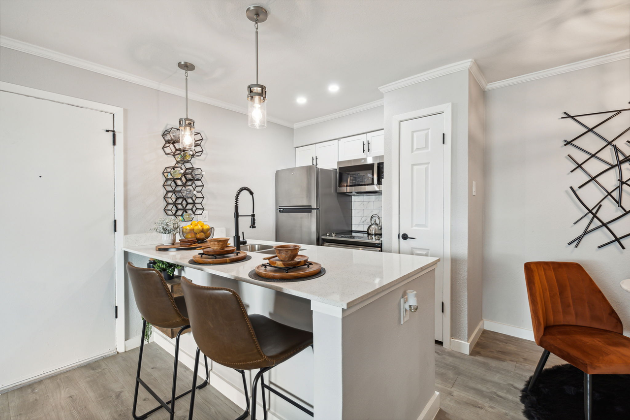 The Ace Apartments - Photo 6 of 29