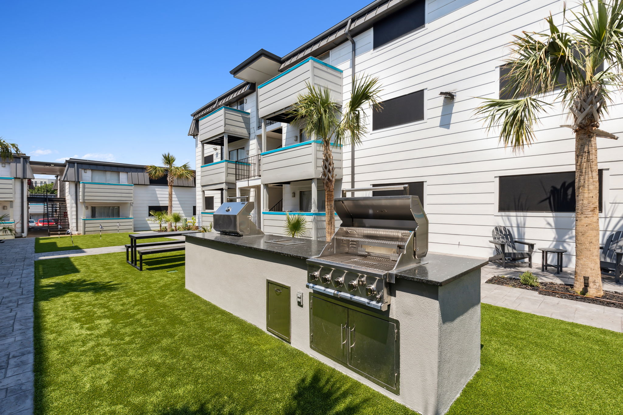 The Ace Apartments - Photo 7 of 29