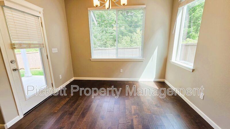 2122 Sw Nautical St - Photo 5 of 32