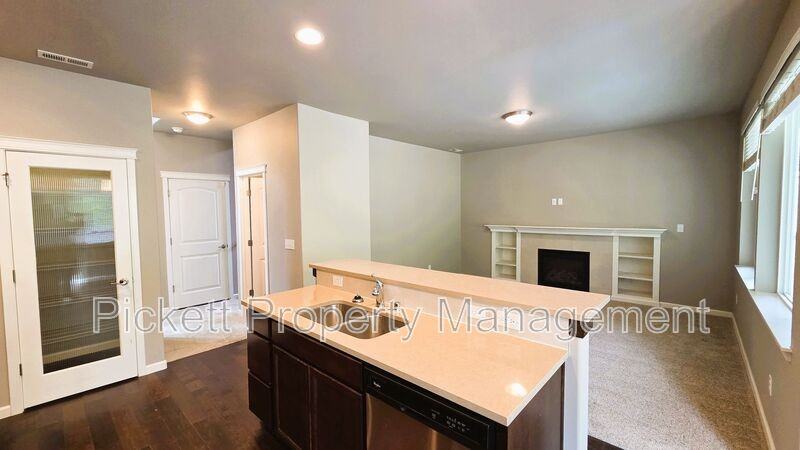 2122 Sw Nautical St - Photo 6 of 32