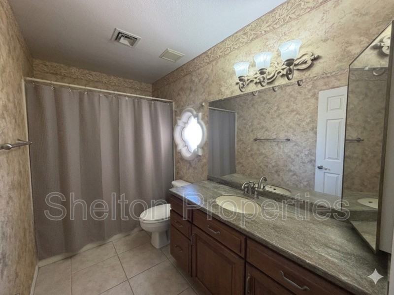 9418 W Tonto Ln - Photo 4 of 19