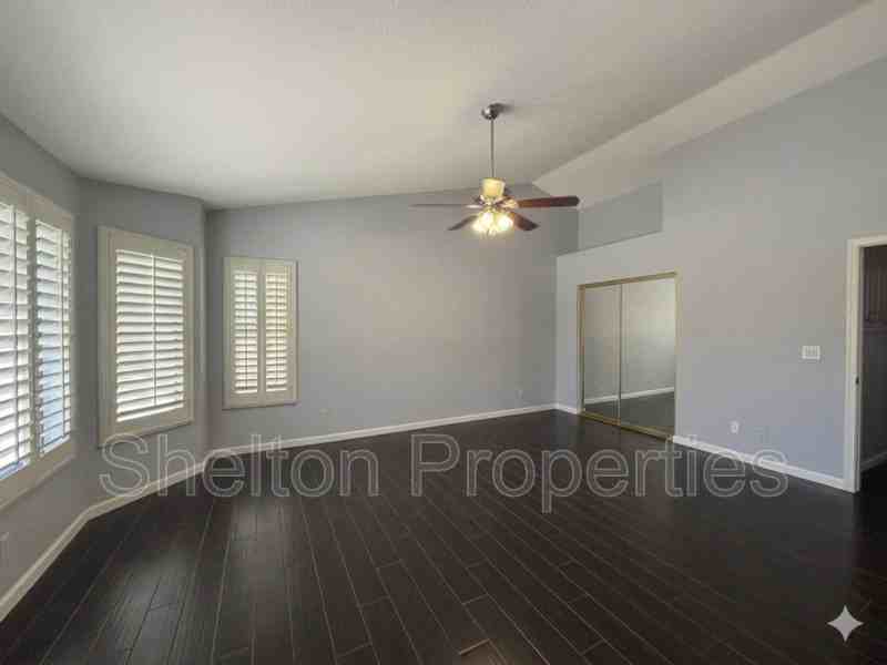 9418 W Tonto Ln - Photo 6 of 19