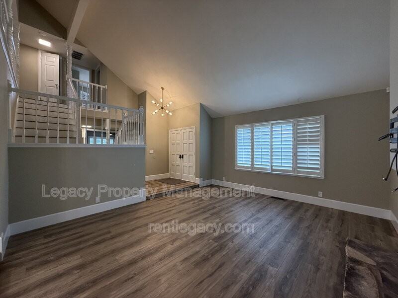 3209 Serra Way - Photo 3 of 27