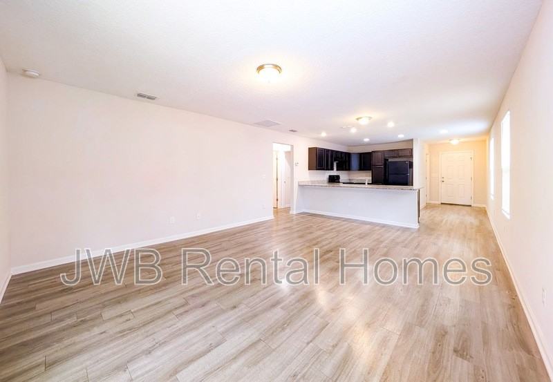 8000 Dandy Ave - Photo 4 of 17
