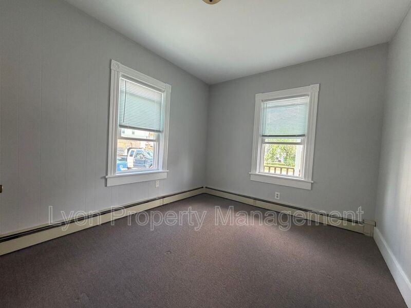 70 Bouvier Ave #1R - Photo 2 of 8