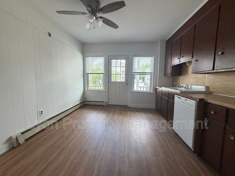 70 Bouvier Ave #1R - Photo 4 of 8