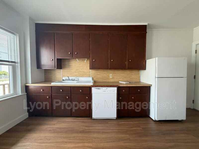70 Bouvier Ave #1R - Photo 5 of 8