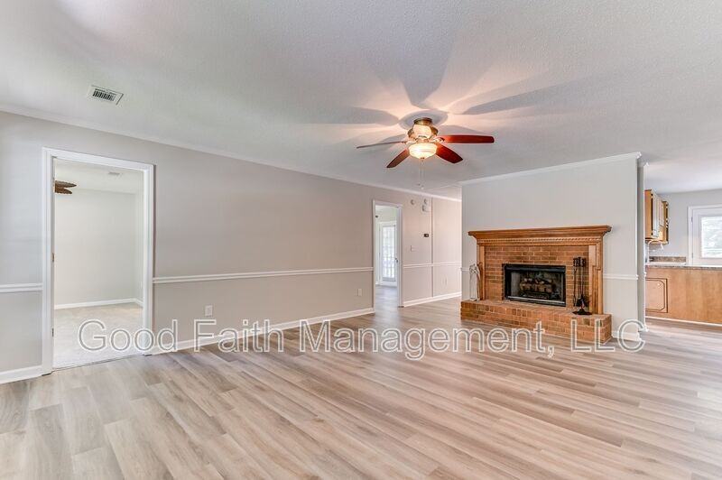 612 Fieldstone Way - Photo 4 of 44