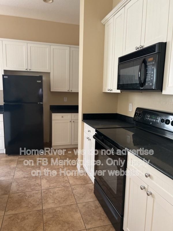 12959 Runswick Ave - Photo 5 of 17