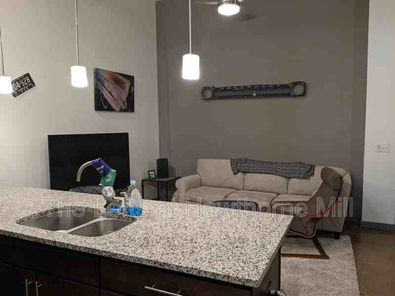 1101 Hawthorne Ln #132 - Photo 2 of 6