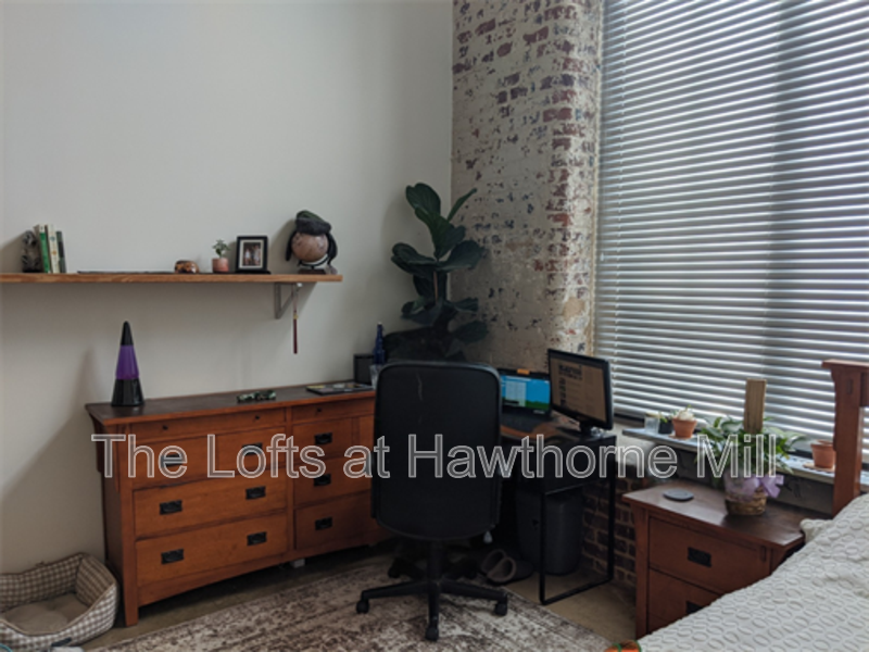 1101 Hawthorne Ln #132 - Photo 4 of 6